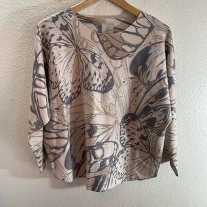 Sioni Butterfly Top Like New Size L